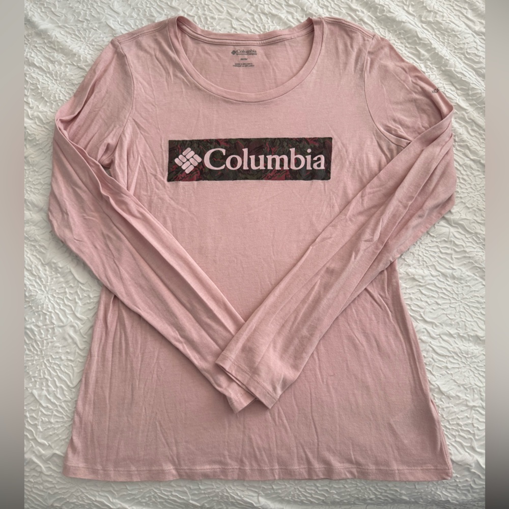Columbia Women's Soft Pink Long Sleeve Tee